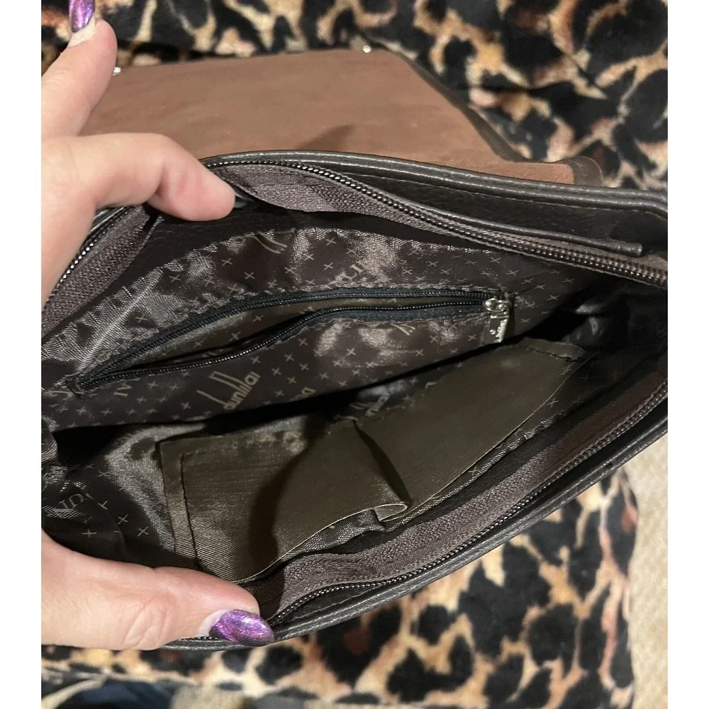 Dunlilai Messenger Bag